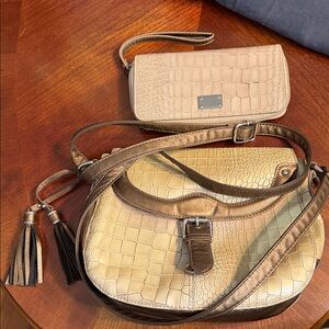 Chic Croc-Embossed Shoulder Bag in Cream and Brown with matching wallet